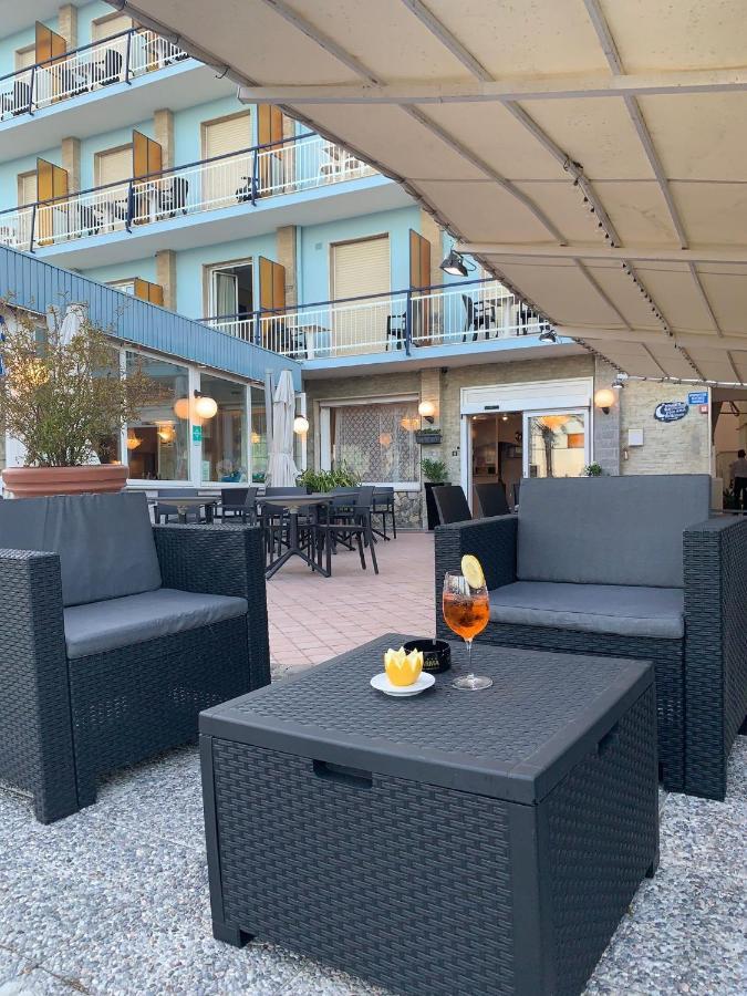 Hotel Svizzera Arma di Taggia Εξωτερικό φωτογραφία