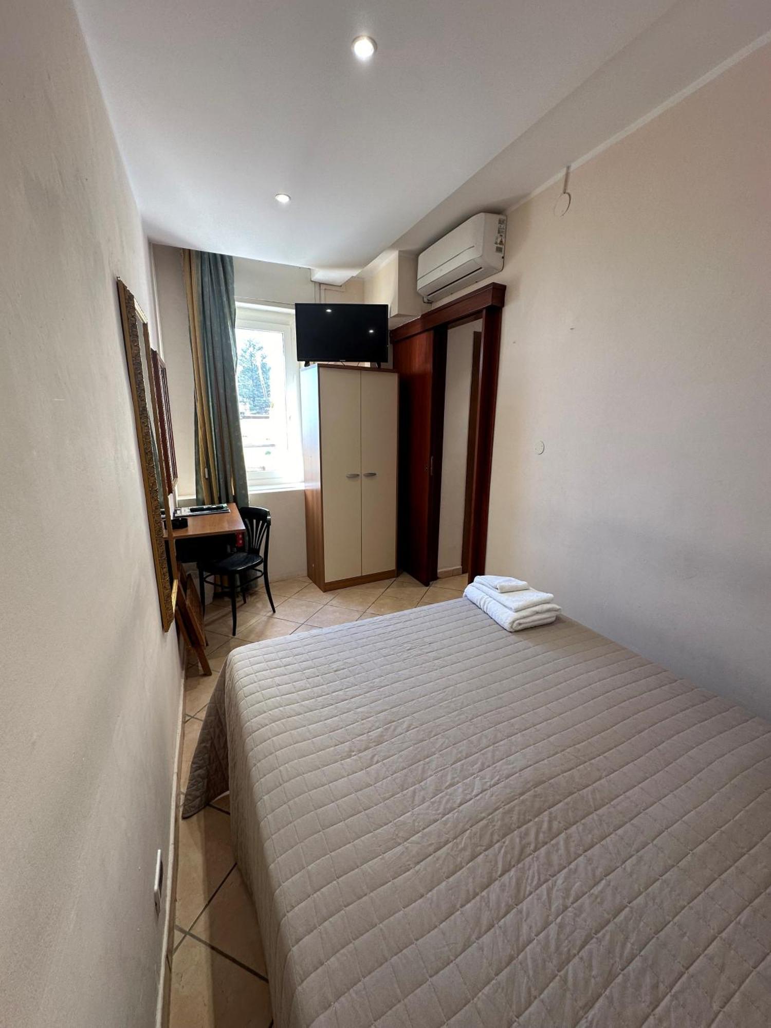 Hotel Svizzera Arma di Taggia Εξωτερικό φωτογραφία