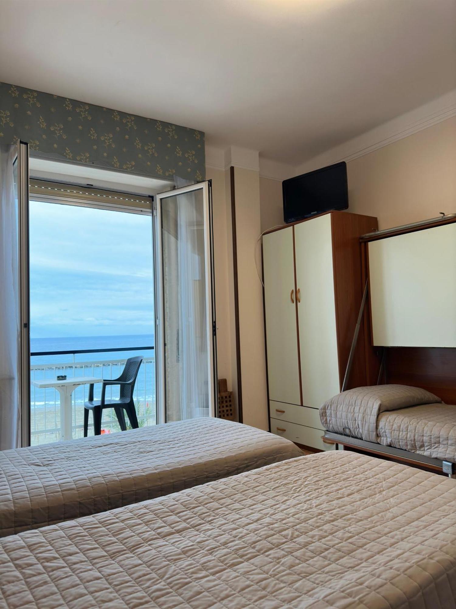 Hotel Svizzera Arma di Taggia Εξωτερικό φωτογραφία