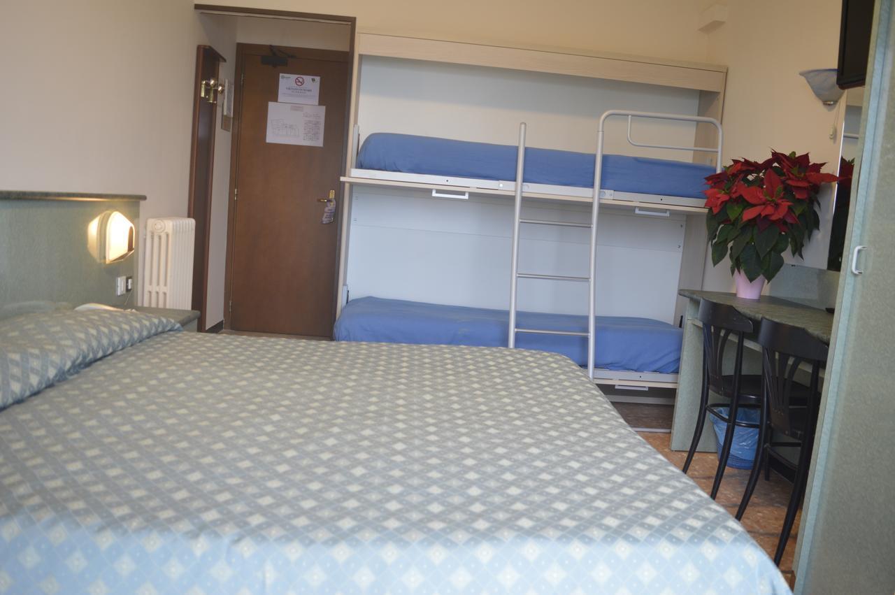 Hotel Svizzera Arma di Taggia Εξωτερικό φωτογραφία
